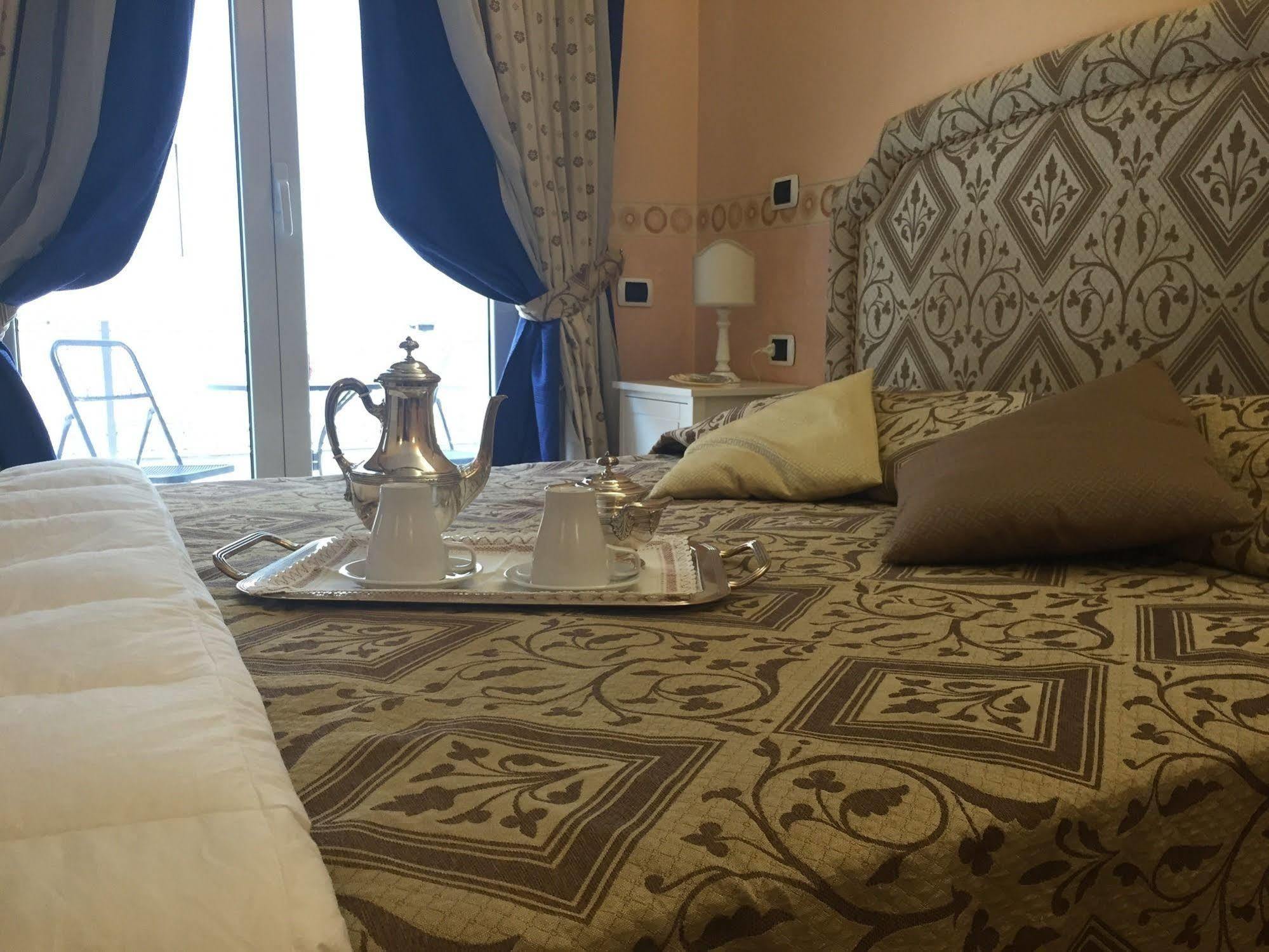 Il Colonnato Bed & Breakfast Рим Екстериор снимка